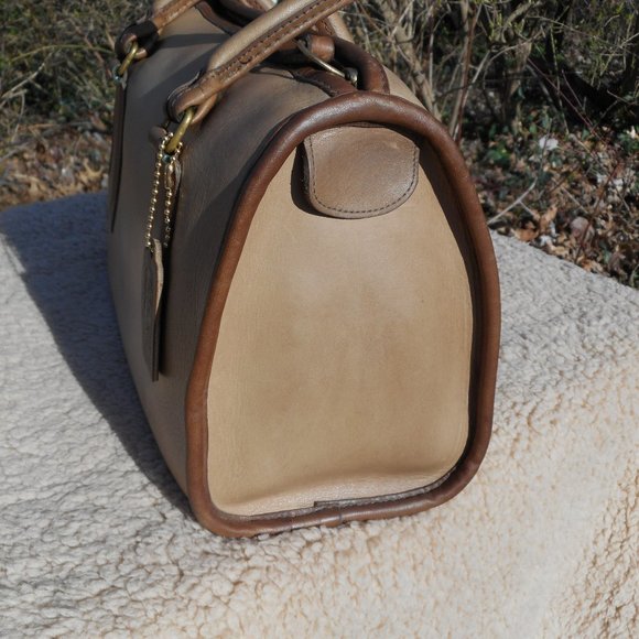 SOLD* Vintage Coach NYC  Madison Satchel Spectator 9725 in Bone with Tabac trim. - Picture 4 of 13